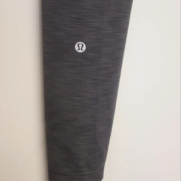 Wunder Train High-Rise Tight  Size 4 - Picture 9 of 11